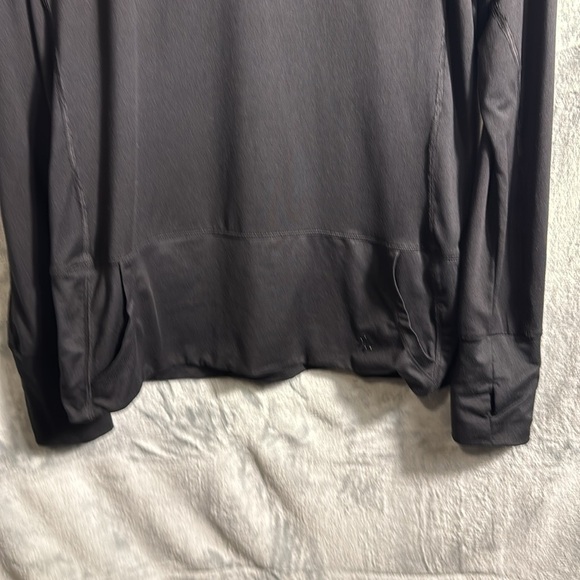 Nine West active pullover top athletic shirt black size Medium thumb hole pocket - Picture 6 of 11